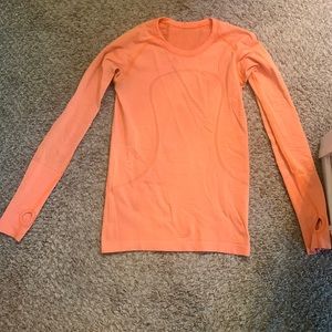 Size 6 lululemon swiftly tech